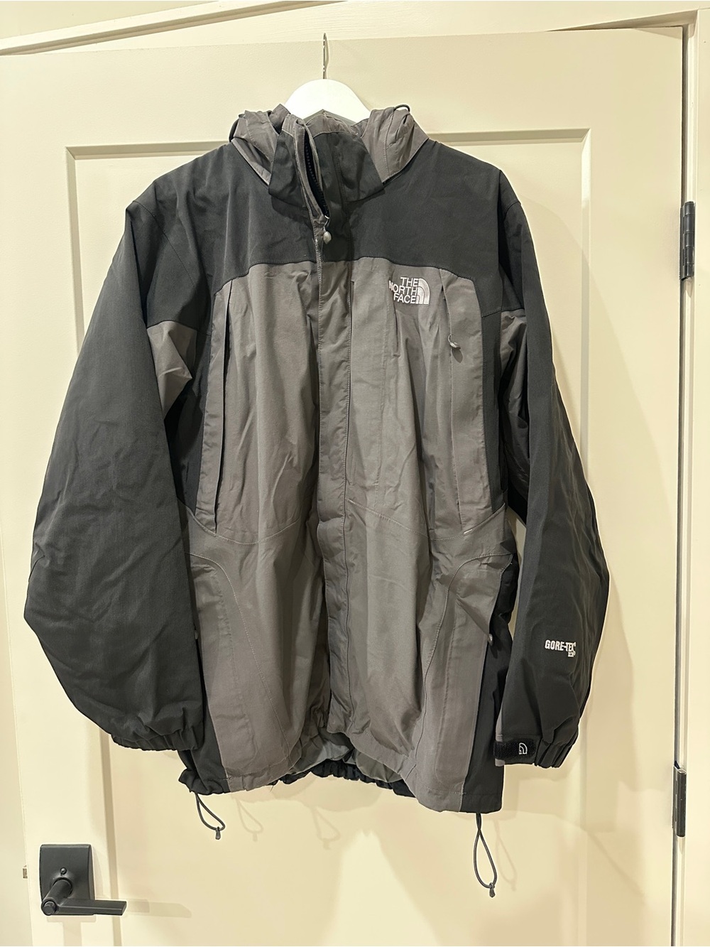 The North Face Men's Two-Tone Gray and Black Raincoat